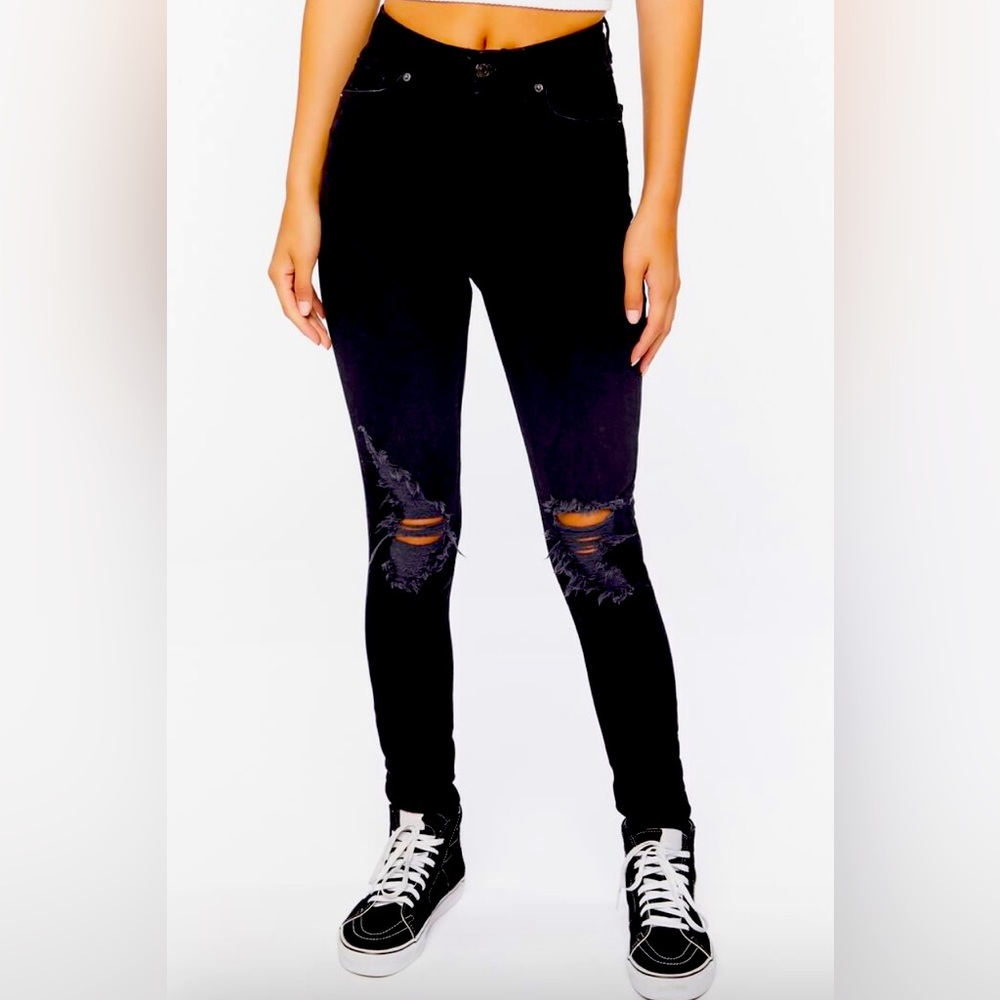 NWT F21 high rise dark wash distressed jeans!